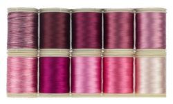 Wonderfil garens, rose. Assortiment van 10 klossen garens in diverse tinten roze voor patchen, quilten en borduren. Rayon, 40 wt, 150 m.