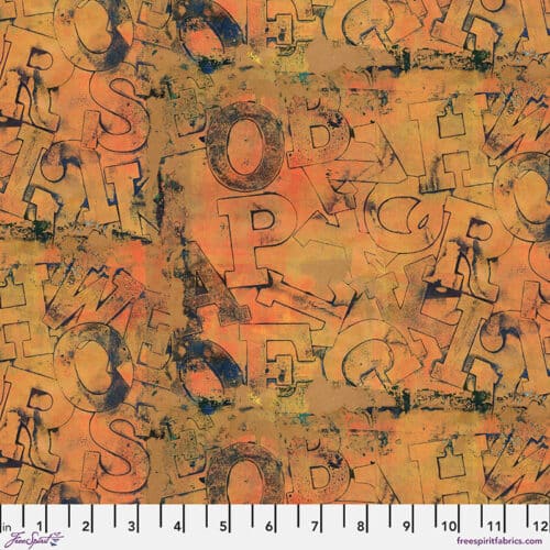 Ravel, Intertwine - Sandstone van ontwerper E Bond voor Free Spirit. Moderne beeldende kunst met grote letters op oranje quiltstof.