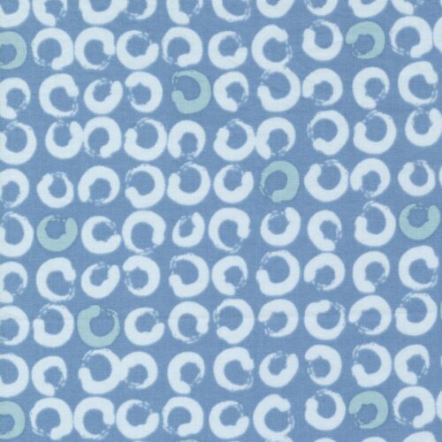 quiltstof van Zen Chic, Lichtblauw met half open cirkels. 100% katoen