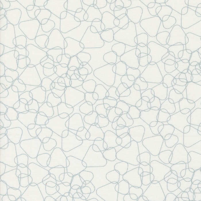 White 1876 11 Witte achtergrond stof met grijze bellen / driehoekjes, uit de Moda-collectie Still More Paper, ontworpen door Zen Chic. Quiltstof, 100% katoen